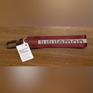 Lululemon Never Lost Reflective Keychain NWT
